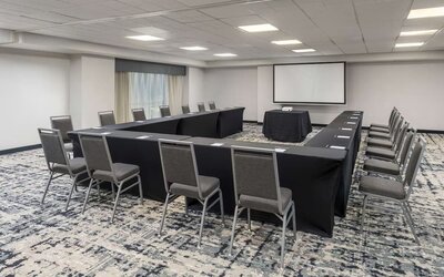 Meeting room at Homewood Suites By Hilton Miami Airport-Blue Lagoon.