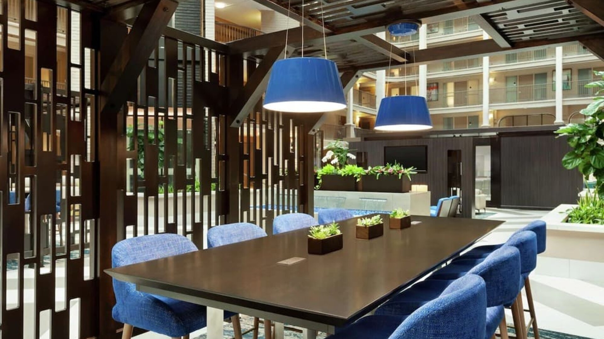 Lobby workspace at 	Embassy Suites By Hilton Arcadia Pasadena Area.