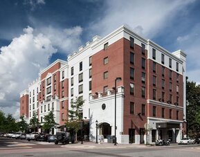 Exterior view of Hampton Inn & Suites Gainesville-Downtown.