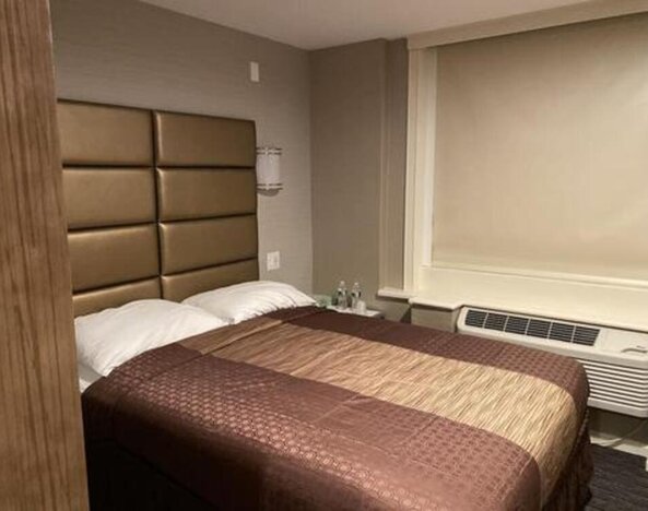 King room with air conditioning at Hotel Key.