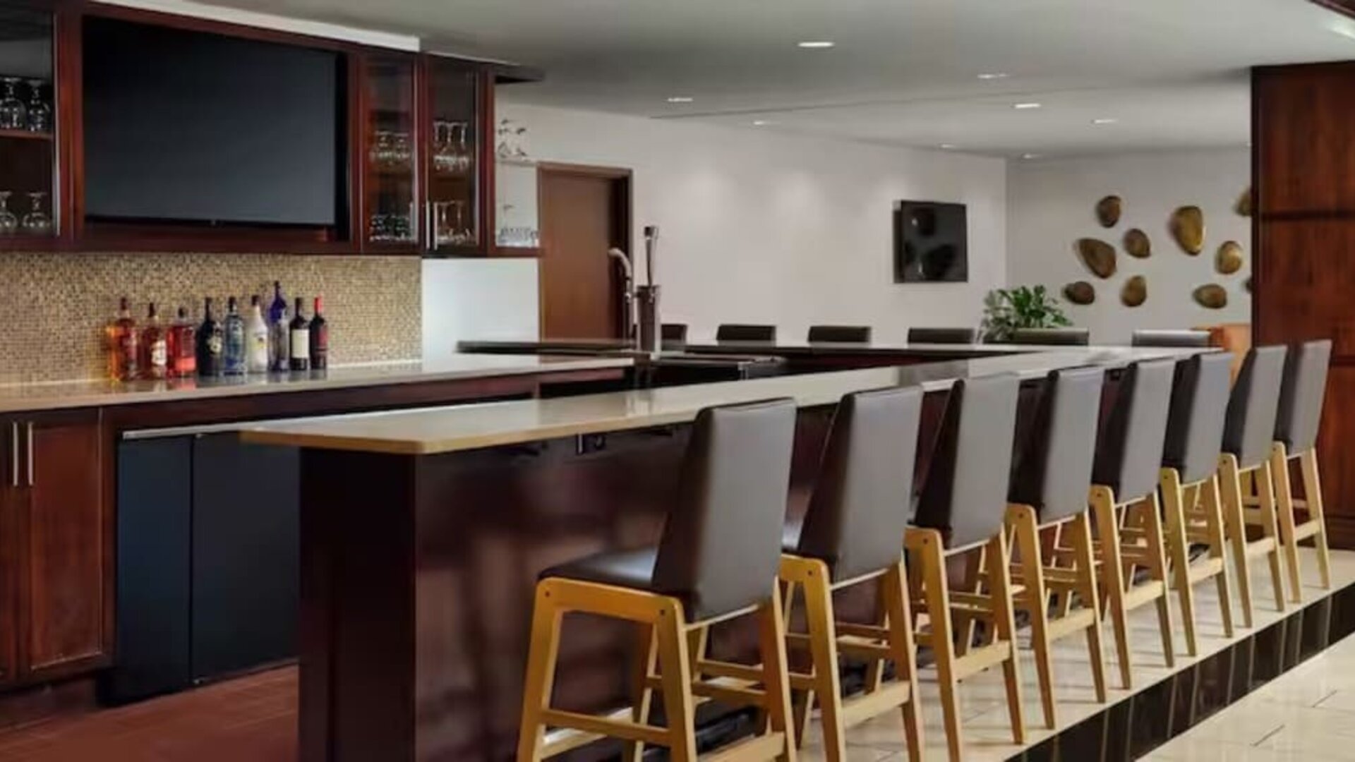 Hotel bar at Hilton Garden Inn Shreveport Bossier City.