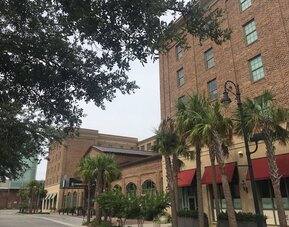 Exterior view of Embassy Suites By Hilton Savannah.