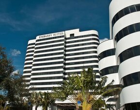 Exterior view of Embassy Suites By Hilton West Palm Beach Central.