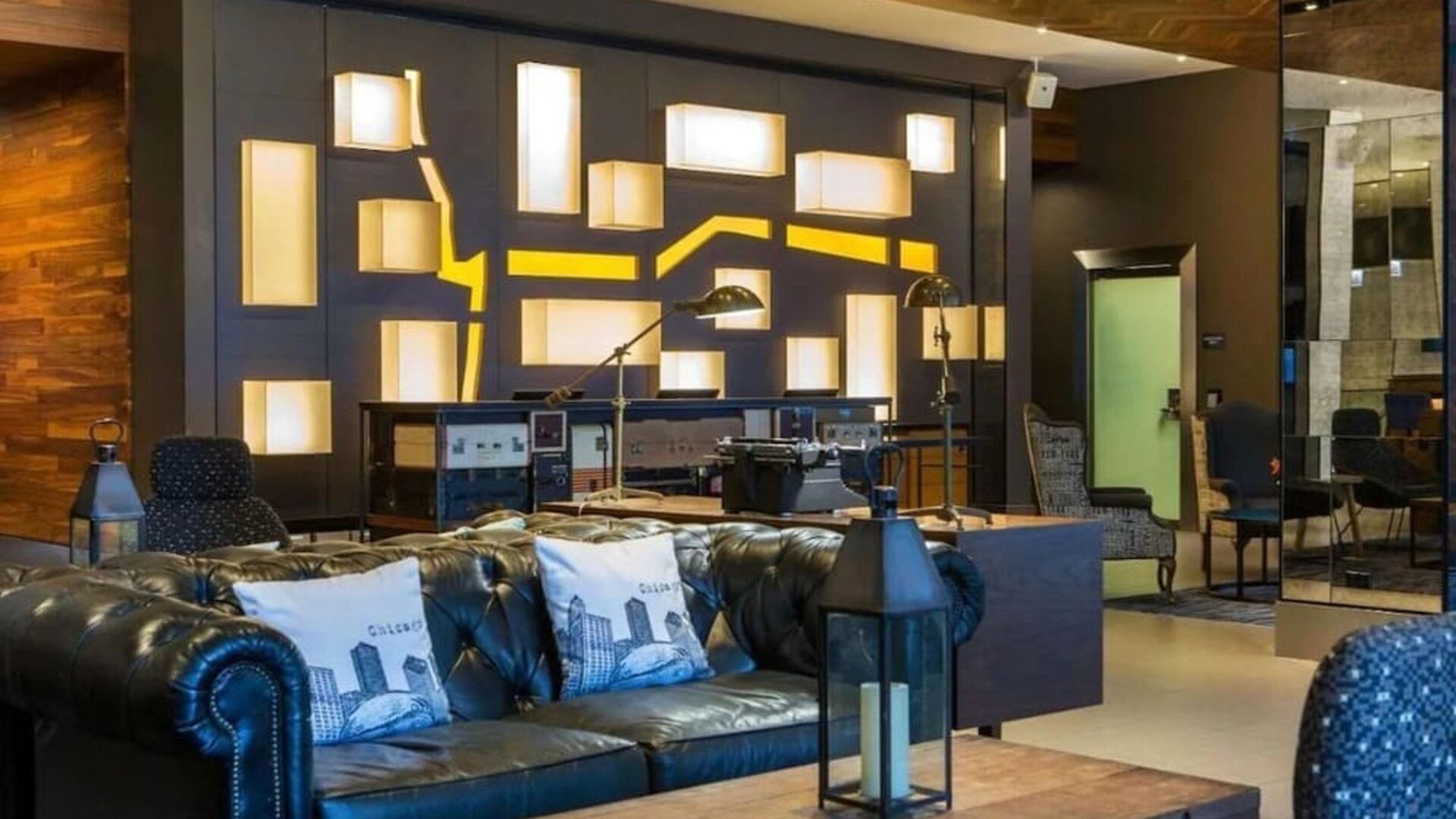 Hotel lobby at The Chicago Hotel Collection - Magnificent Mile.