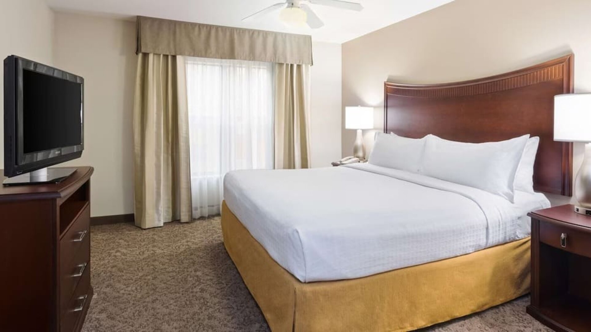 King room at Homewood Suites By Hilton Shreveport.