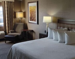 King bed at Wyndham Omaha.