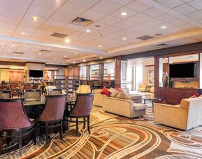 Lounge area and workspace at Wyndham Omaha.