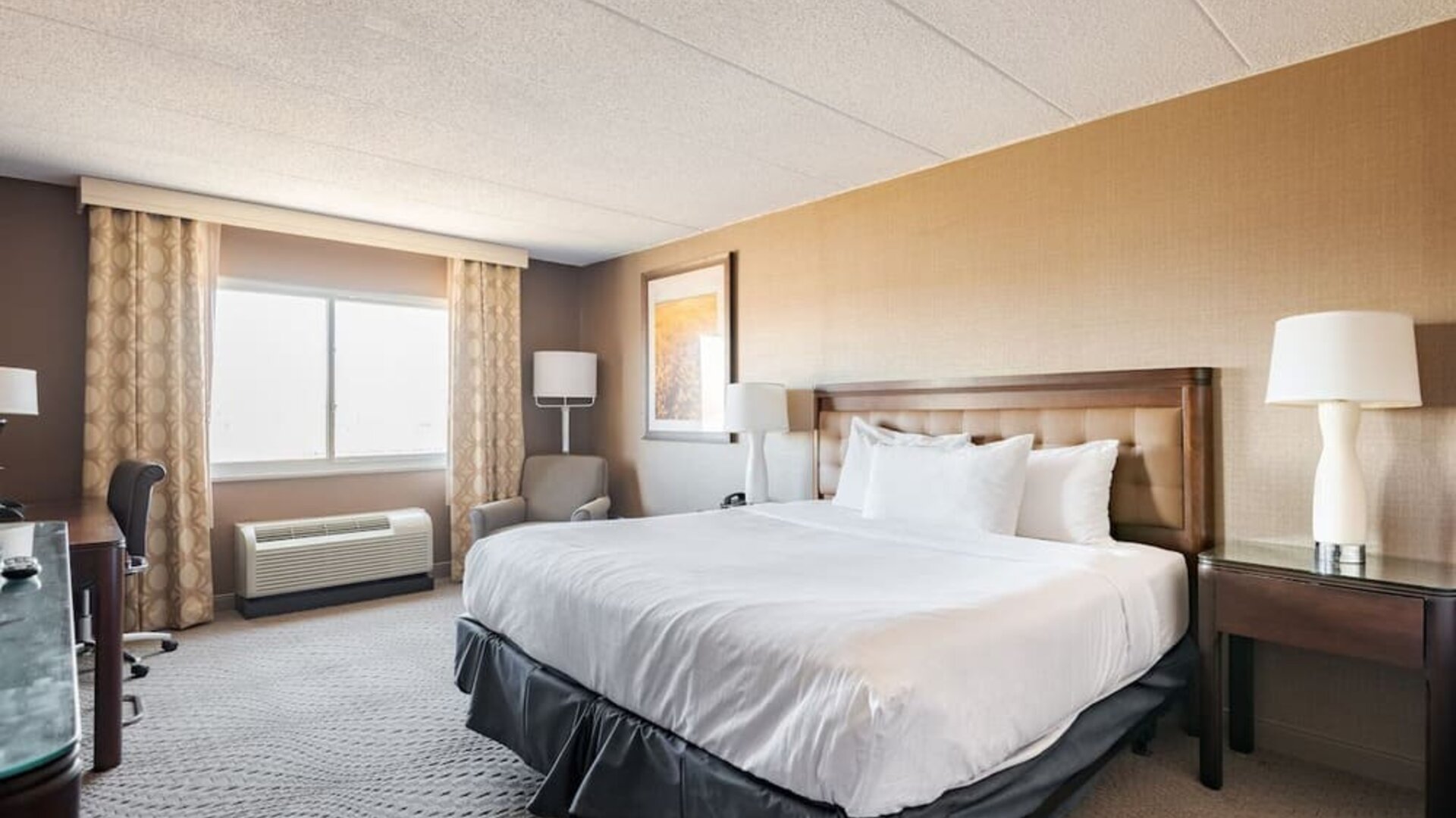 Day use room with work desk at Wyndham Omaha.