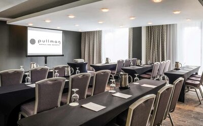 Professional meeting room at Pullman Miami Airport.