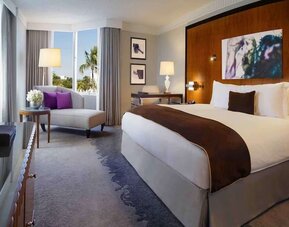 Day use room with natural light at Pullman Miami Airport.