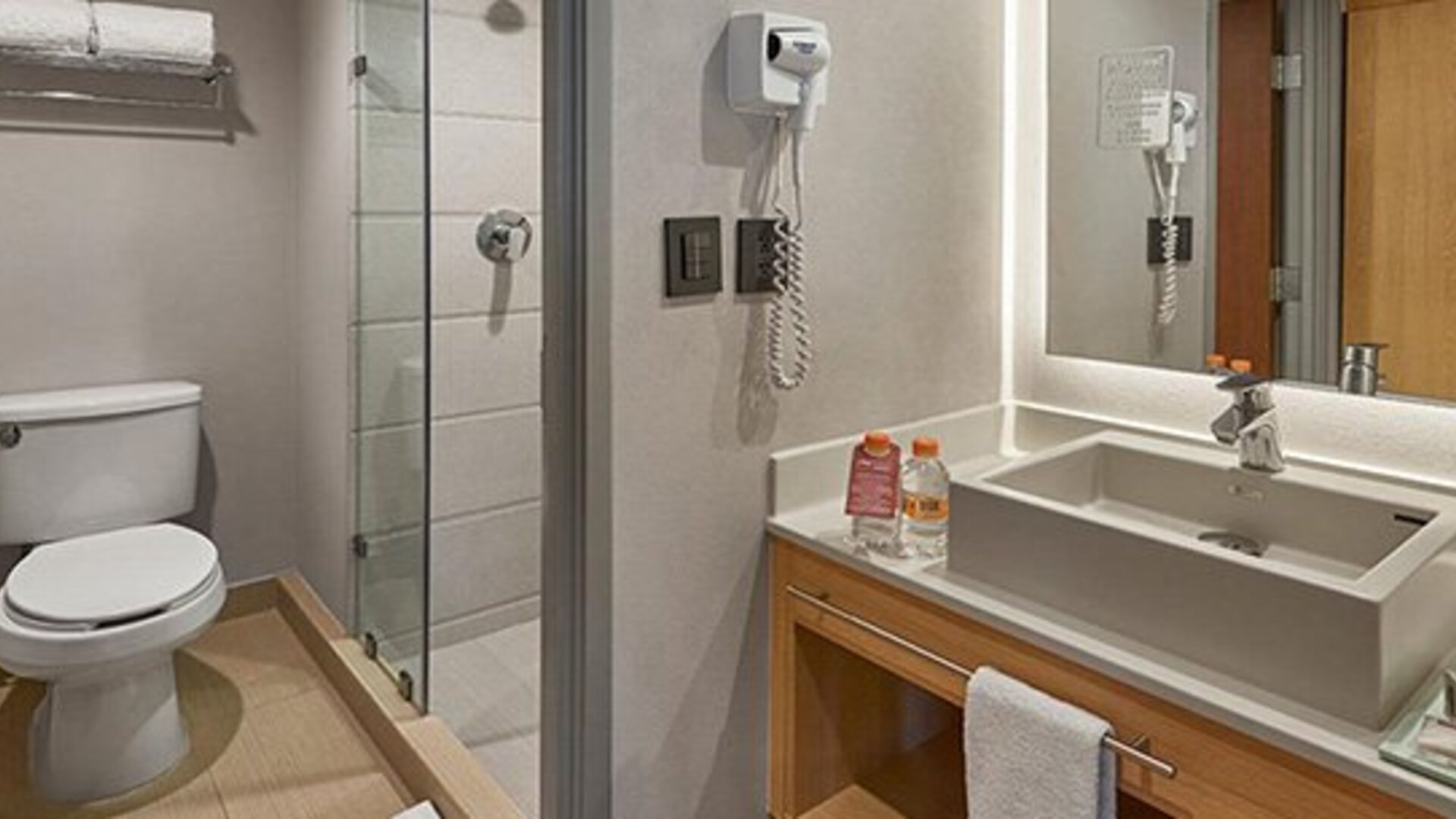 City Express Suites By Marriott Querétaro