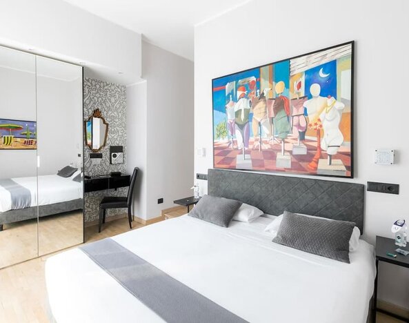 Day use room at Aiello Rooms.
