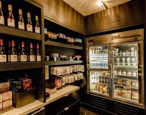 Convenience store at Courtyard By Marriott New York Manhattan/Central Park.