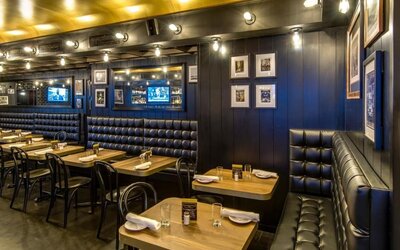On-site restaurant with comfortable seating, perfect for coworking at Hotel Shocard NYC.