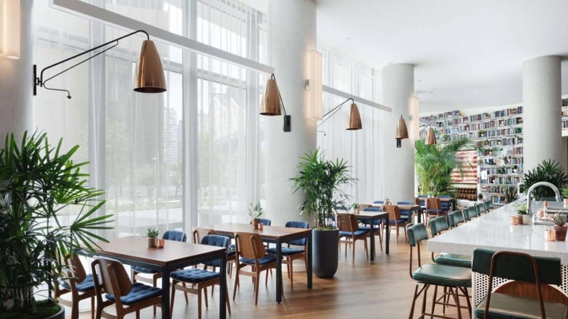 On-site restaurant with comfortable seating at Graduate New York.
