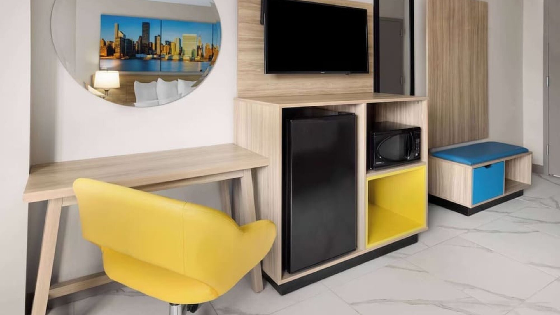 Day use rooms include work desk, mini-bar, TV screen and microwave at Days Inn By Wyndham Staten Island.