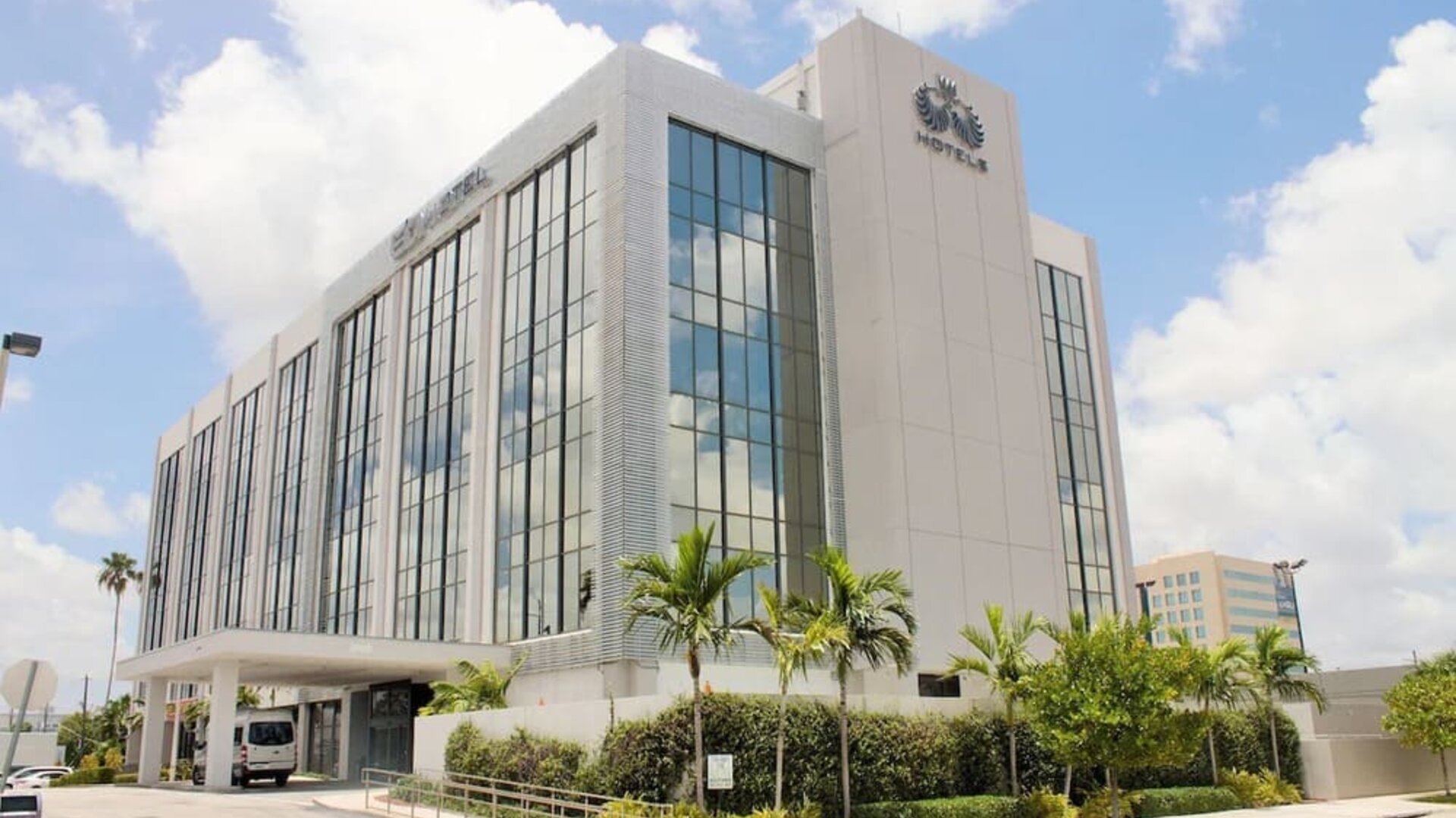 Exterior view of EB Hotel Miami.