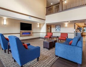 Lobby lounge at Comfort Inn & Suites Geneva - West Chicago.