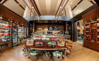 Convenience store at Hilton Miami Airport Blue Lagoon.