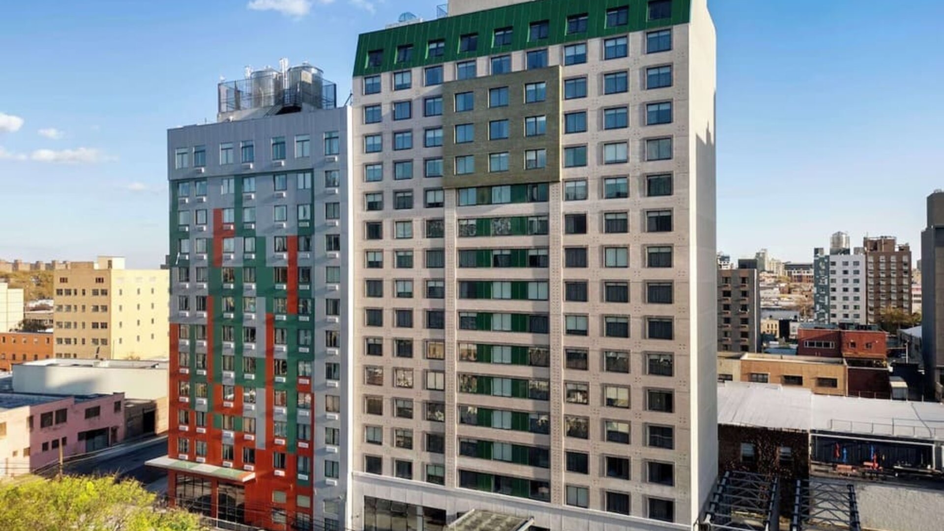 Hotel exterior at DoubleTree By Hilton Long Island City, NY.