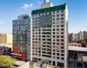 Hotel exterior at DoubleTree By Hilton Long Island City, NY.