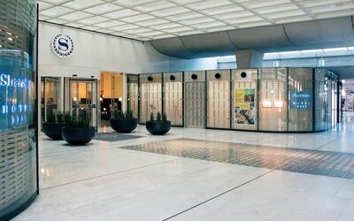 Reception hall at Sheraton Paris Charles De Gaulle Airport Hotel.