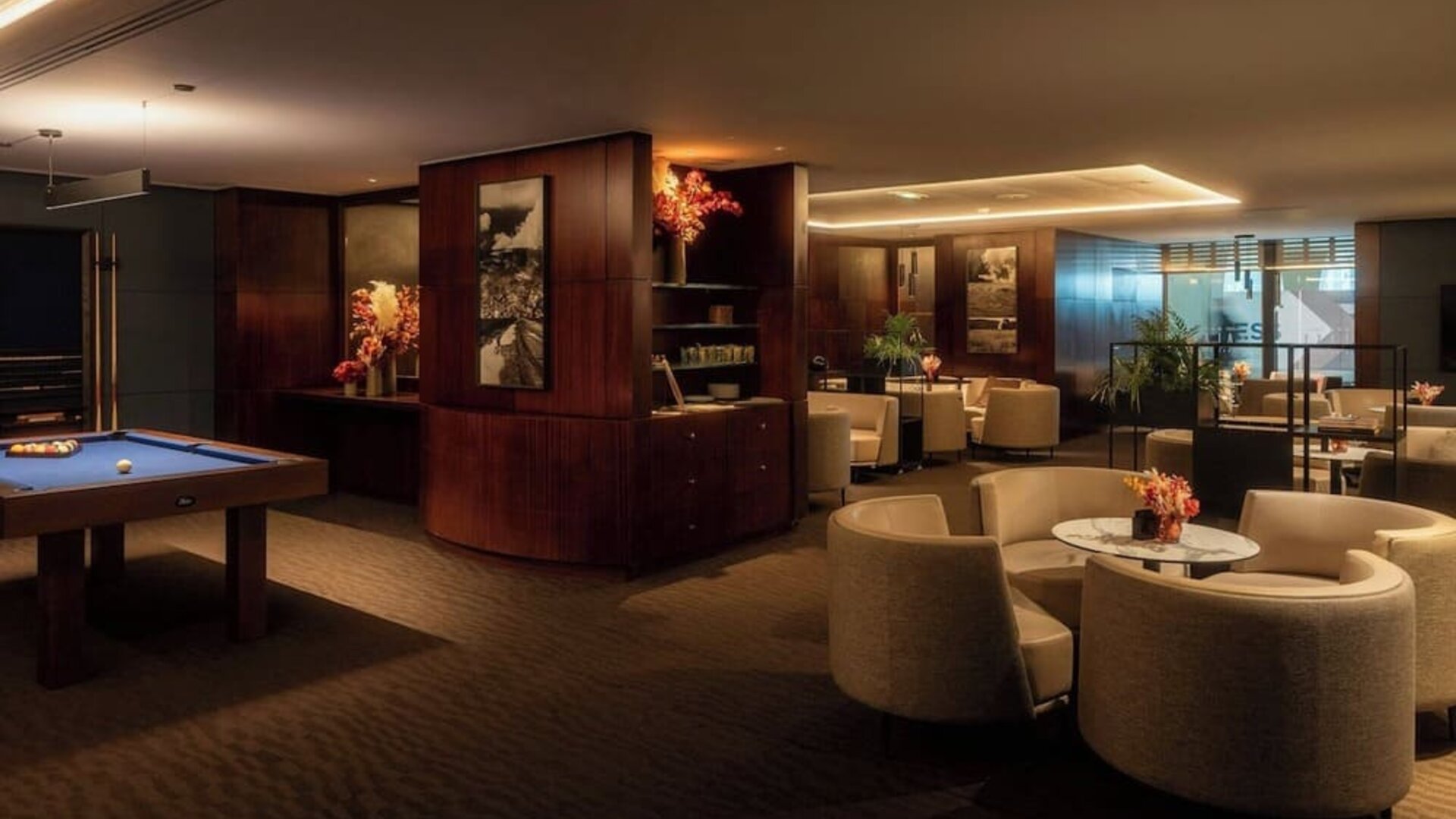 Cozy hotel bar at Sheraton Paris Charles De Gaulle Airport Hotel.