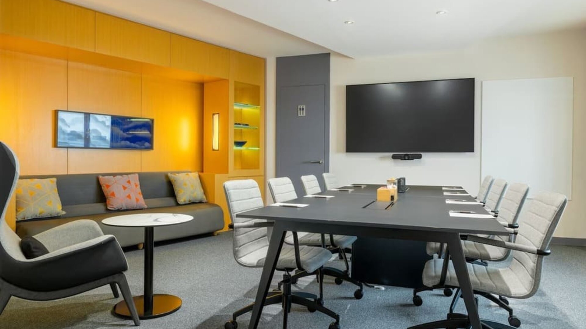 Meeting room at Sheraton Paris Charles De Gaulle Airport Hotel.