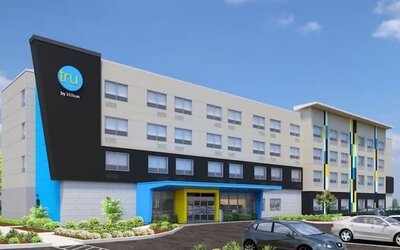 Hotel exterior at Tru By Hilton Atlanta Northlake Parkway.