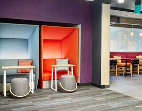 Coworking cubicles at Tru By Hilton Atlanta Northlake Parkway.