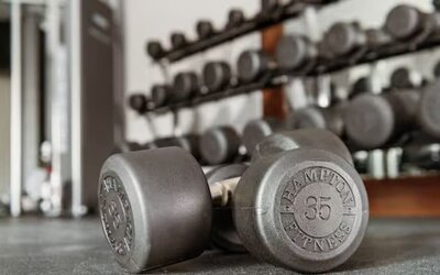 Fitness center at Hampton By Hilton Cusco.