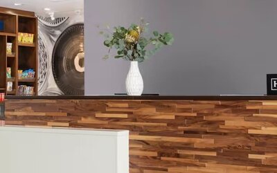 Reception at Hampton By Hilton Cusco.