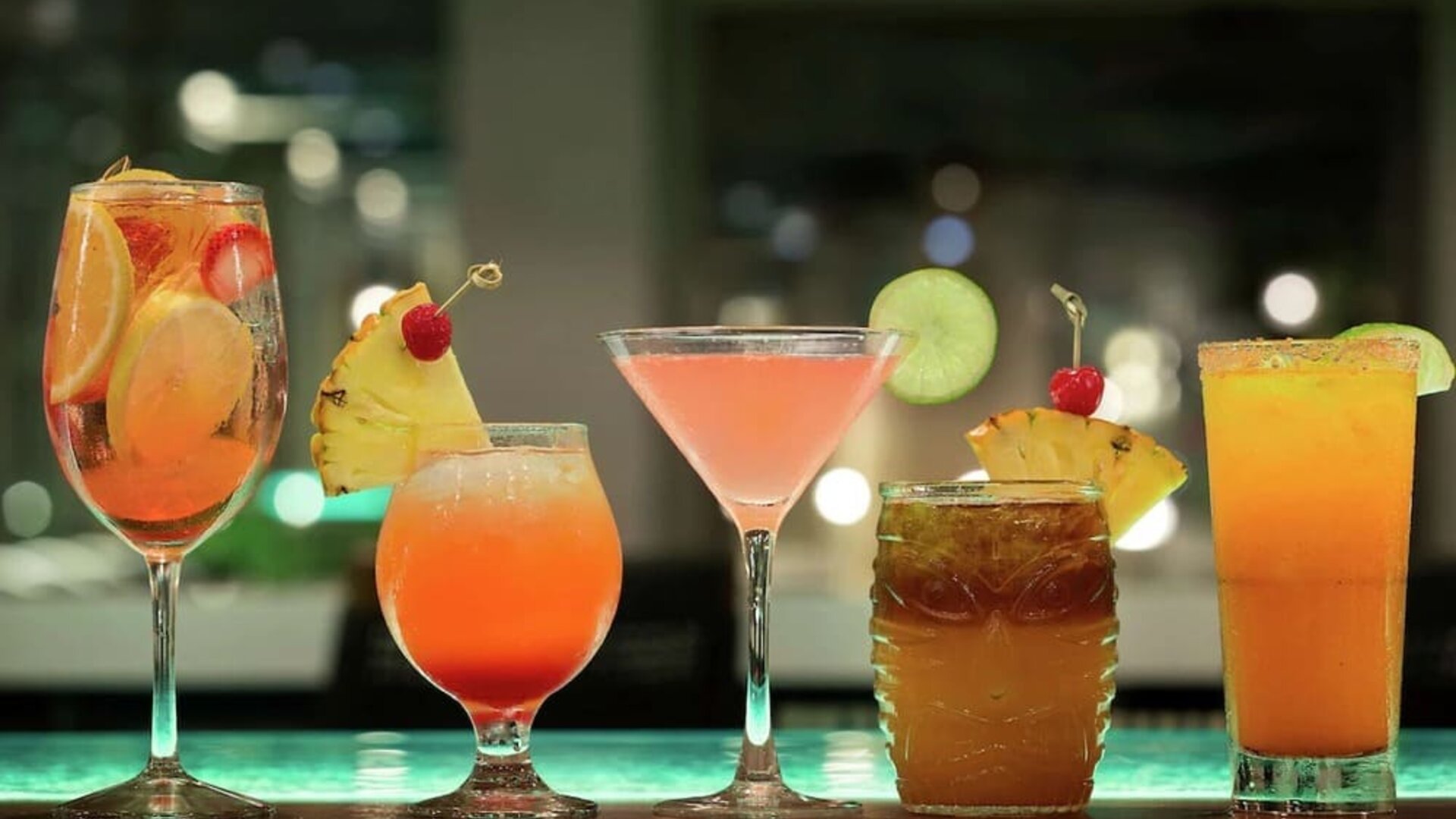 Hotel bar at Embassy Suites By Hilton Oahu Kapolei.