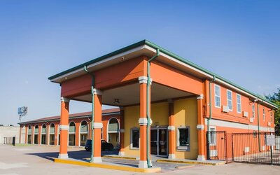 Parking available at Express Inn Gulf Bank.