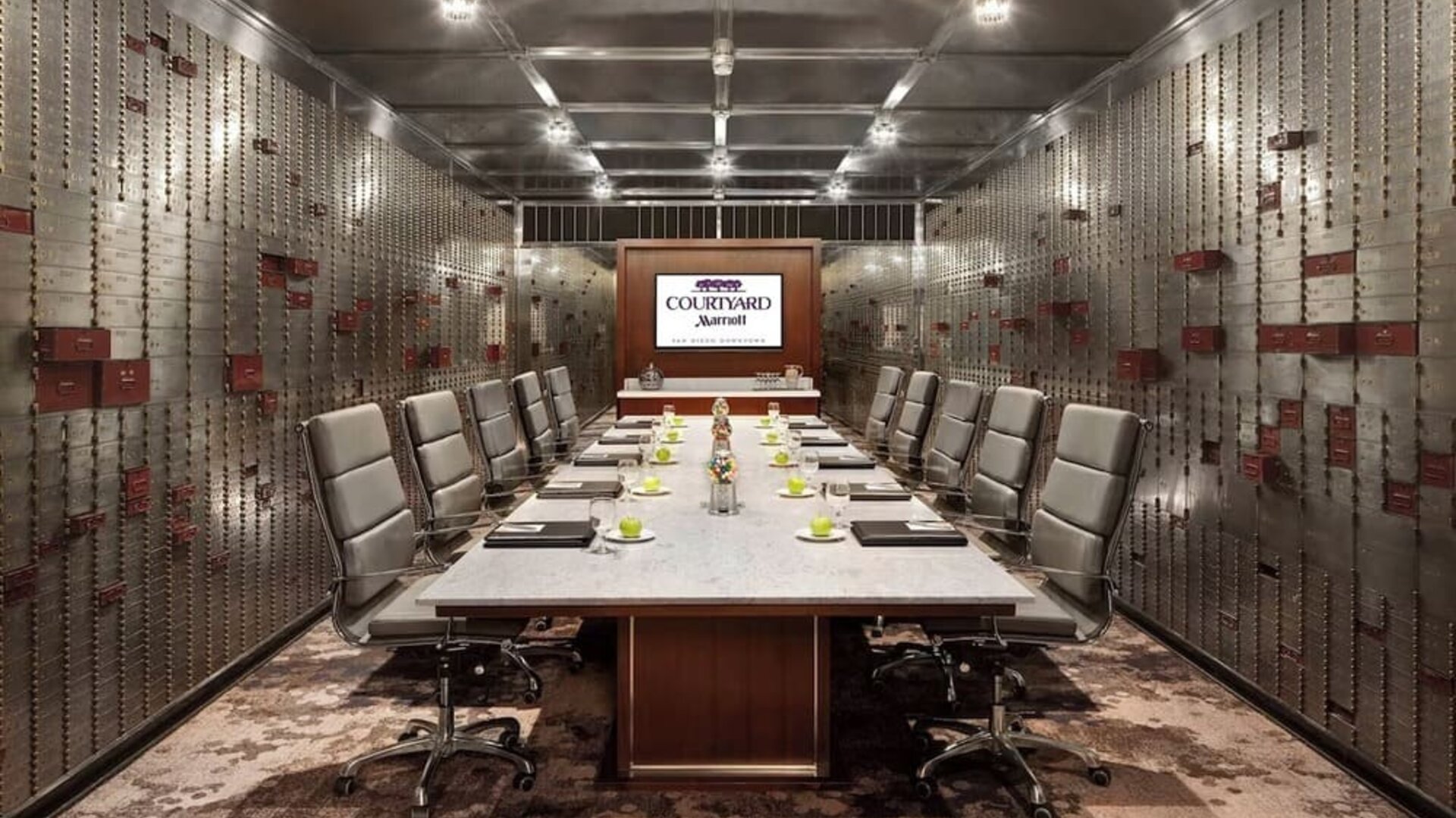 Professional meeting room at Courtyard San Diego Downtown.