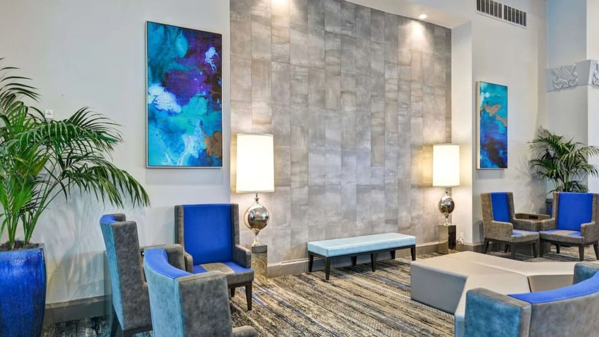 Lobby lounge area at Embassy Suites By Hilton Miami - International Airport.