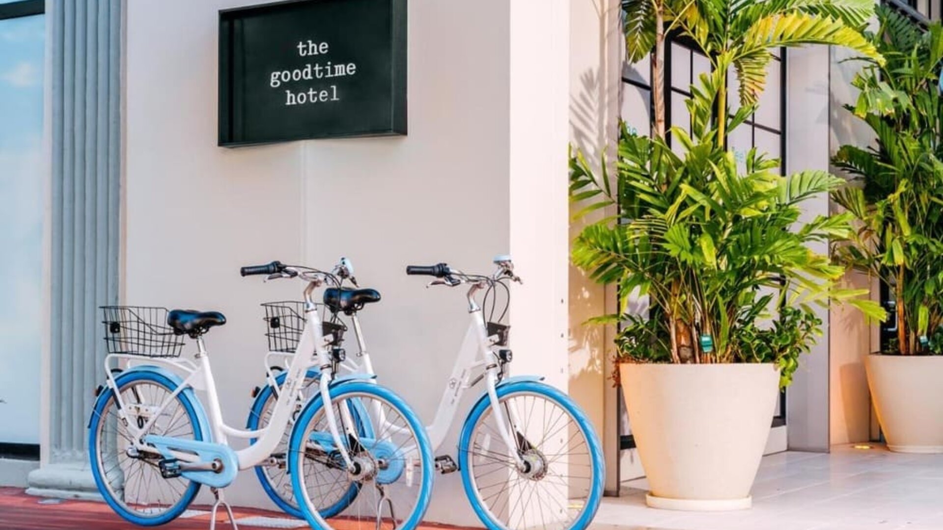 Bycicle rental available at The Goodtime Hotel.