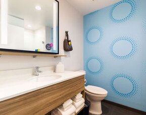 Guest bathroom at Tru By Hilton Eugene.