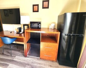 Day use room amenities at Studio 6 Baltimore West - Catonsville.