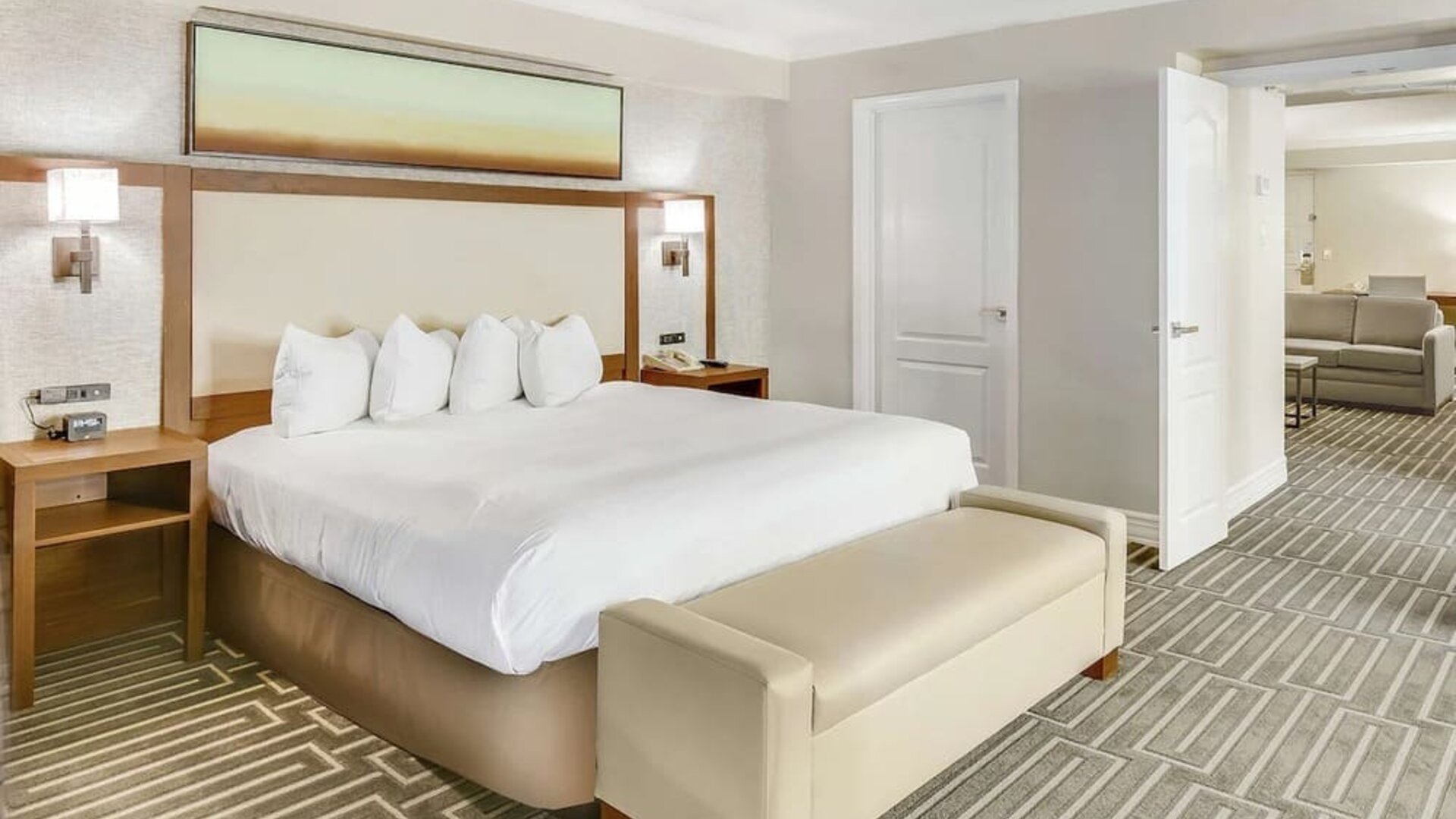 Day use room at Hilton Phoenix Tapatio Cliffs Resort.