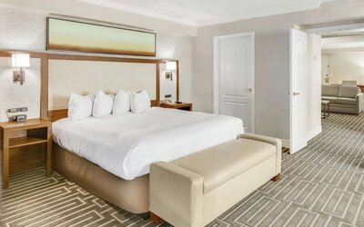 Day use room at Hilton Phoenix Tapatio Cliffs Resort.