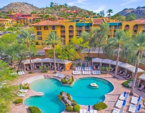 Outdoor pool at Hilton Phoenix Tapatio Cliffs Resort.