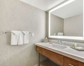 Day use room at Hilton Phoenix Tapatio Cliffs Resort.