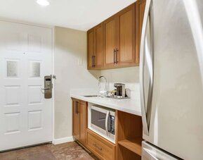 Day use room at Hilton Phoenix Tapatio Cliffs Resort.