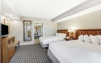 Day use room at Hilton Phoenix Tapatio Cliffs Resort.