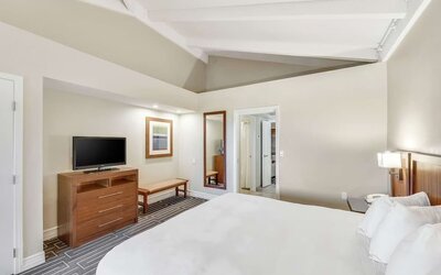 Day use room at Hilton Phoenix Tapatio Cliffs Resort.