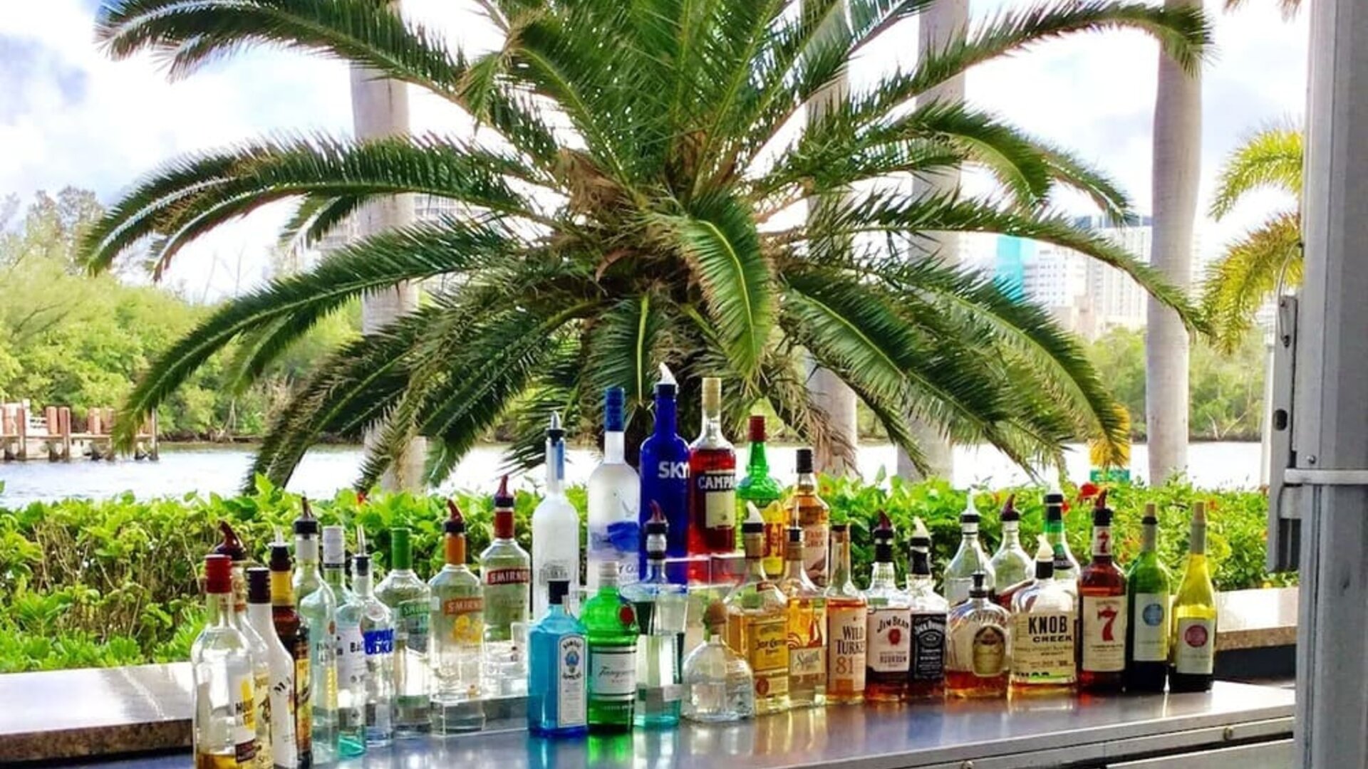 Hotel bar at GALLERYone - A DoubleTree Suites By Hilton Hotel.