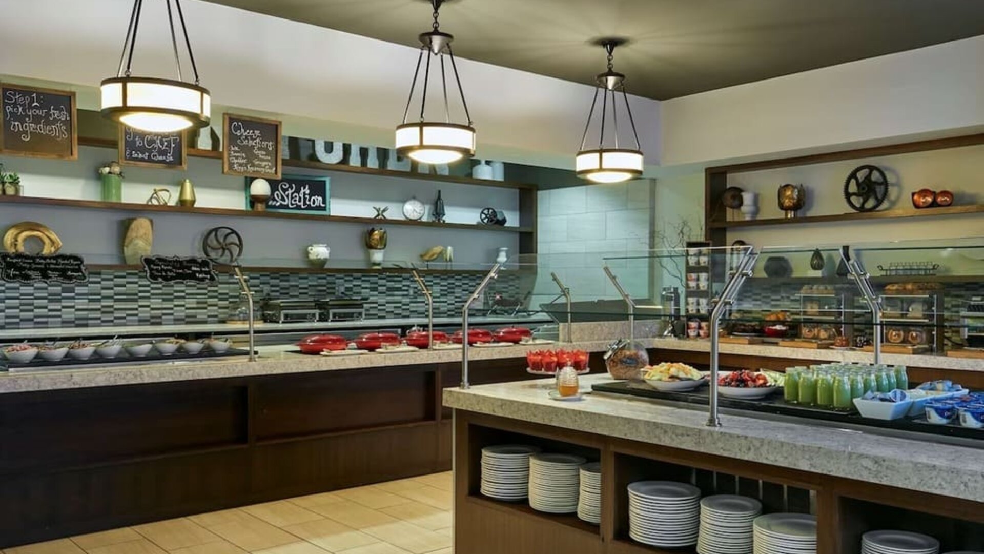 Dining area at The Inn At Penn, A Hilton Hotel.