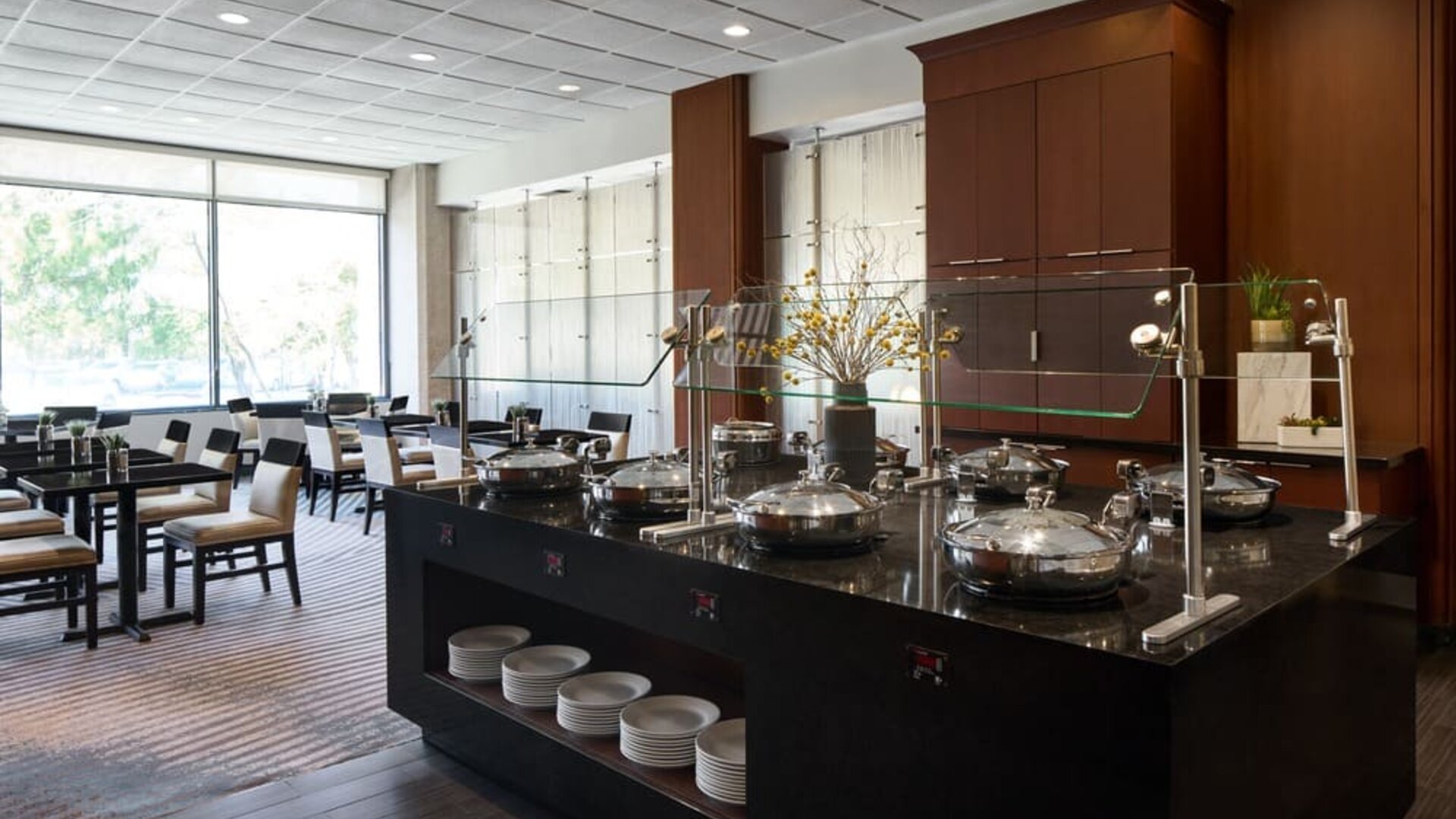 Dining area at Washington Dulles Marriott Suites.