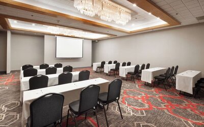Meeting room at Four Points By Sheraton San Diego.